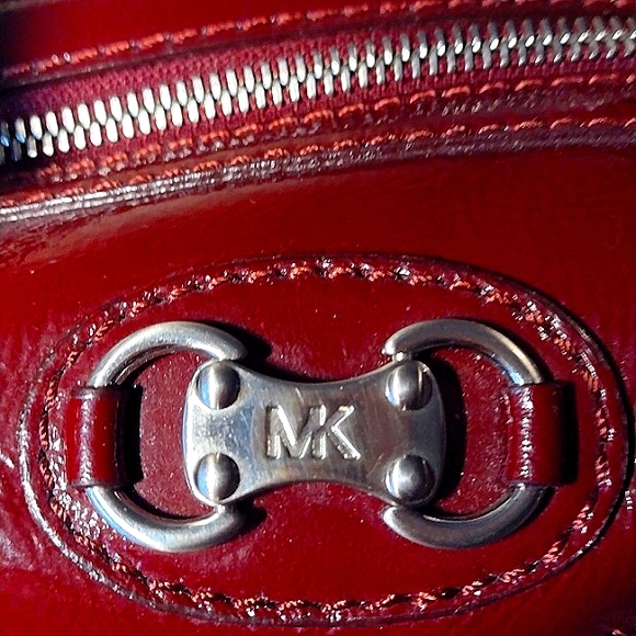 Michael Kors Burgundy Patent Barrel Bag - Picture 2 of 16